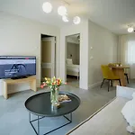 Gueldenstubbe Residences شقة *